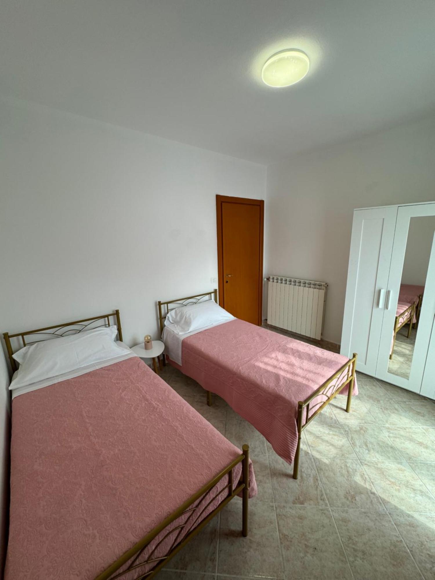 Serravalle Shop&Stay 塞拉瓦莱·斯克里维亚 外观 照片