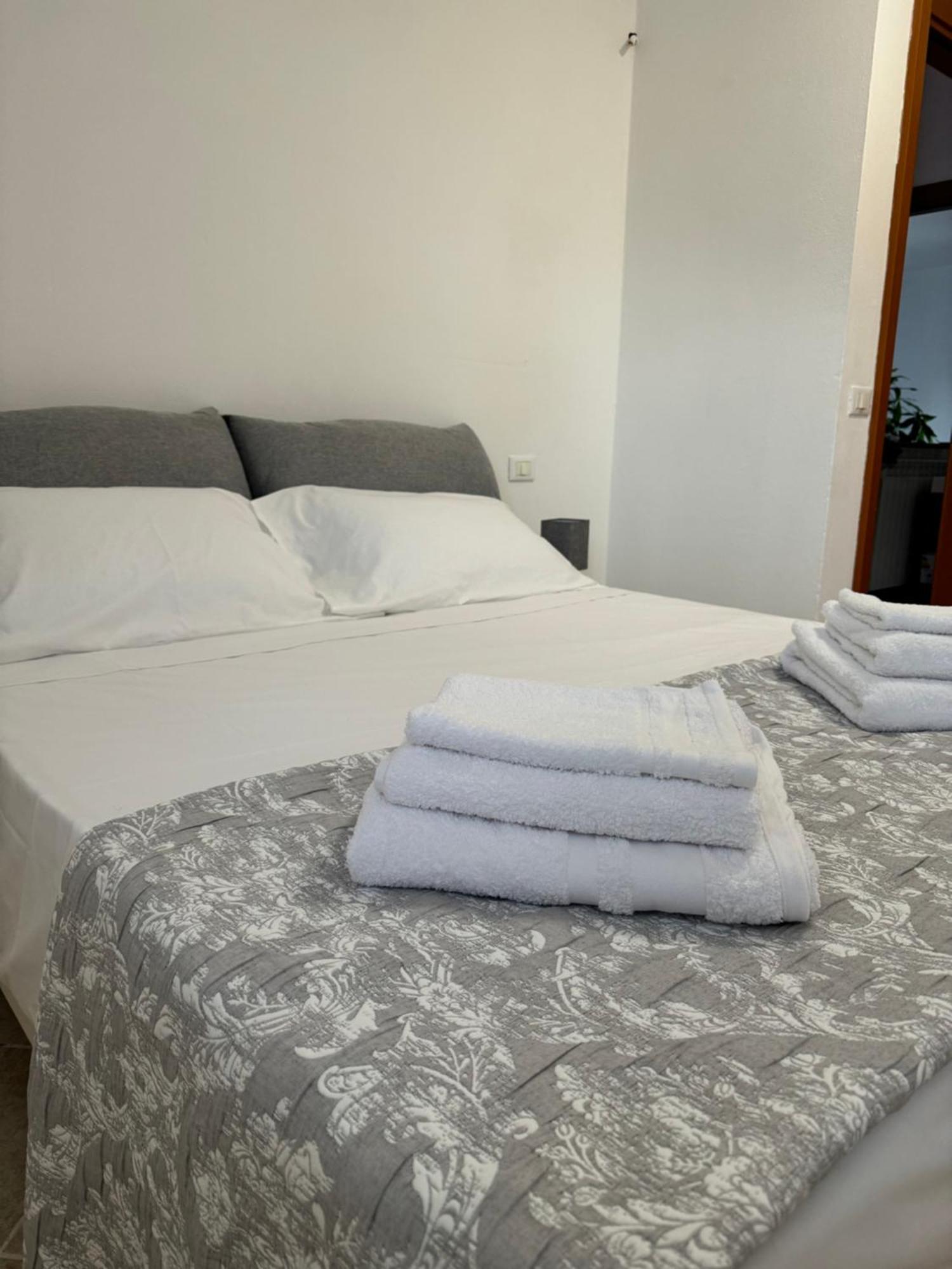 Serravalle Shop&Stay 塞拉瓦莱·斯克里维亚 外观 照片