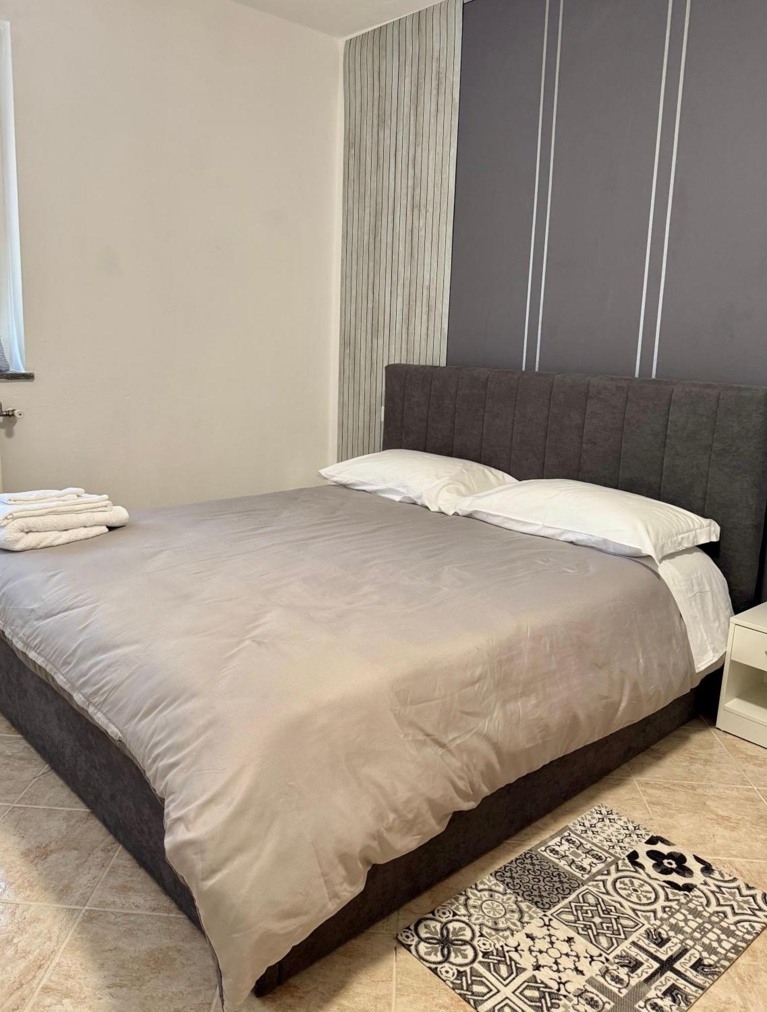 Serravalle Shop&Stay 塞拉瓦莱·斯克里维亚 外观 照片